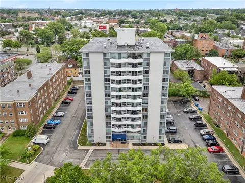11811 Lake Ave #703, Lakewood, OH 44107