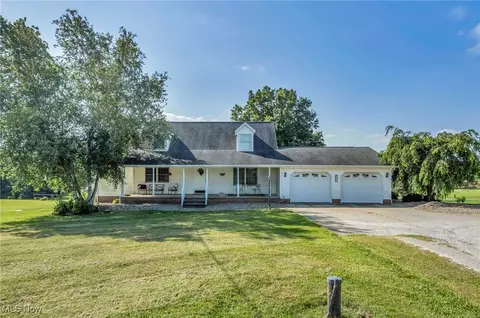 9827 Akron Rd, Rittman, OH 44270