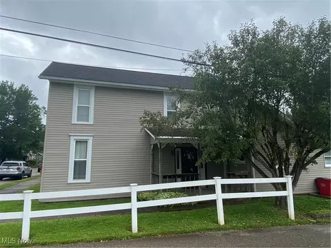 31 4th St, Roseville, OH 43777