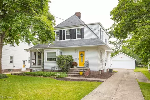 63 Southwick Dr, Bedford, OH 44146