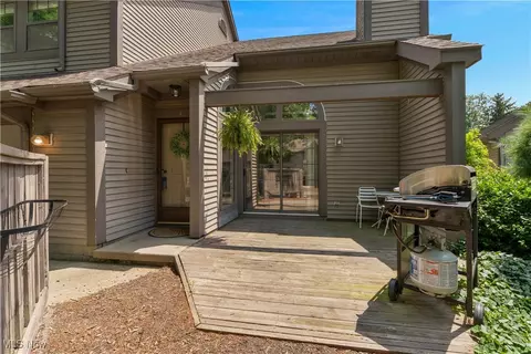 1173 Red Tail Hawk Ct #4, Youngstown, OH 44512