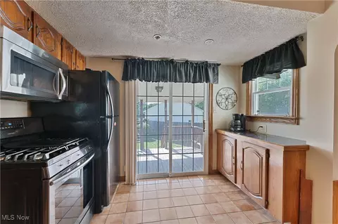556 Poland Ave, Struthers, OH 44471 photo 5