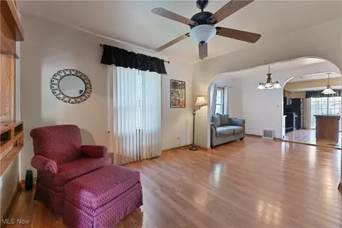 556 Poland Ave, Struthers, OH 44471 photo 9