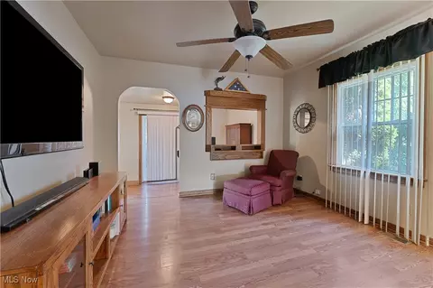 556 Poland Ave, Struthers, OH 44471 photo 8