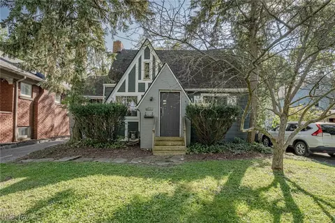 3496 E Scarborough Rd, Cleveland Heights, OH 44118