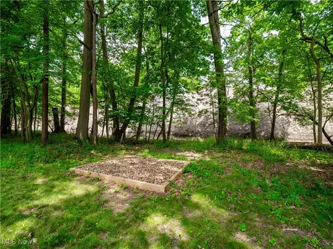 Exterior - 8132 Pinehurst Dr, Parma, OH 44129 photo 7 of 7