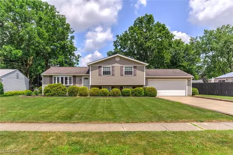 1371 Cherokee Trl, Stow, OH 44224
