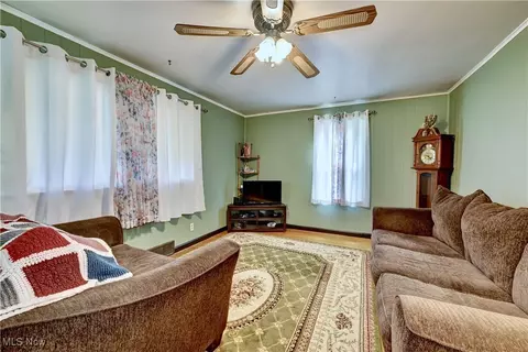 2736 Perry Dr SW, Canton, OH 44706 photo 8