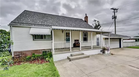 2736 Perry Dr SW, Canton, OH 44706 photo 4