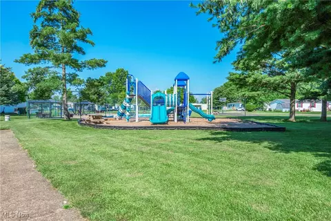 100 Raleigh Dr, Elyria, OH 44035 photo 35