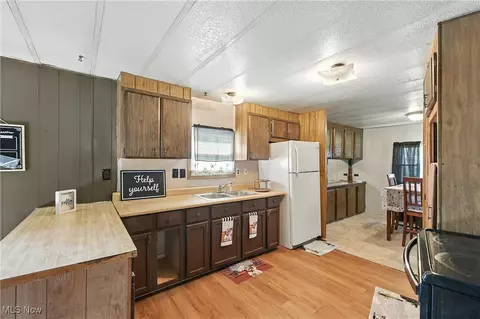 100 Raleigh Dr, Elyria, OH 44035 photo 13