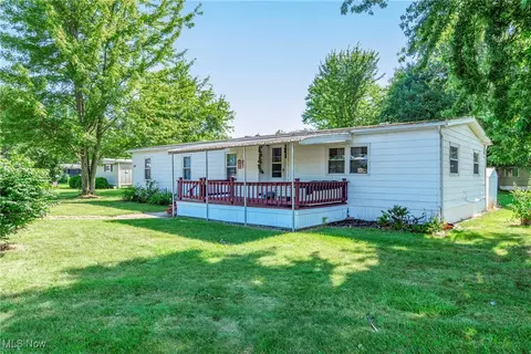 100 Raleigh Dr, Elyria, OH 44035 photo 2