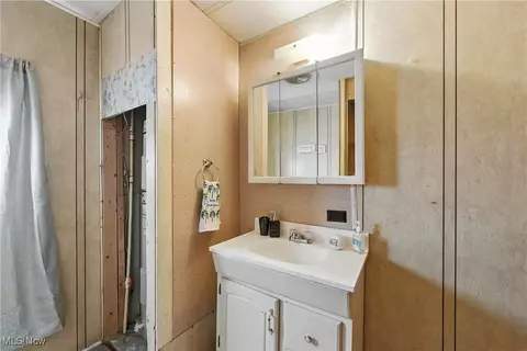 100 Raleigh Dr, Elyria, OH 44035 photo 23