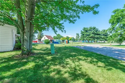 100 Raleigh Dr, Elyria, OH 44035 photo 33