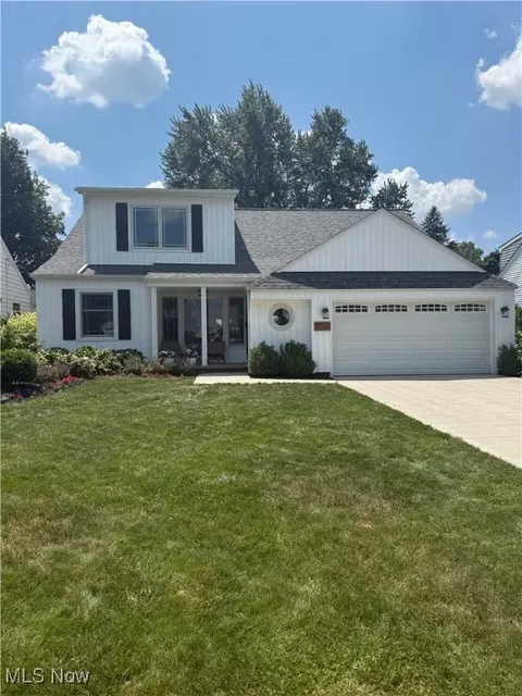 18969 Colahan Dr, Rocky River, OH 44116