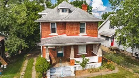 1407 Andrew St, Parkersburg, WV 26101