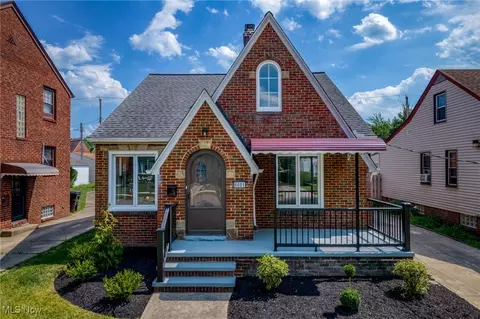 6601 Meadowbrook Ave, Cleveland, OH 44144