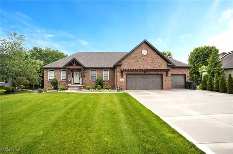 5461 Brook Run Ave NE, Louisville, OH 44641