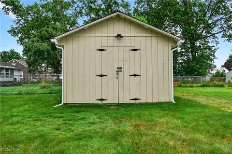 438 E 319th St, Willowick, OH 44095 photo 23