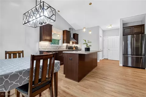 438 E 319th St, Willowick, OH 44095 photo 5