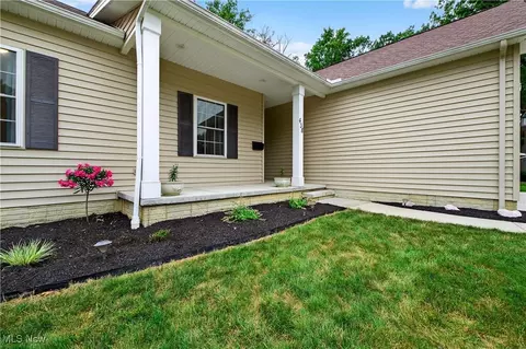 438 E 319th St, Willowick, OH 44095 photo 16