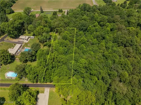 Meadow Street Ne, Alliance, OH 44601