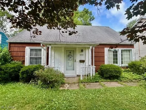 330 Inwood Blvd, Avon Lake, OH 44012