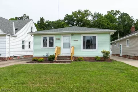 2602 Park Dr, Parma, OH 44134