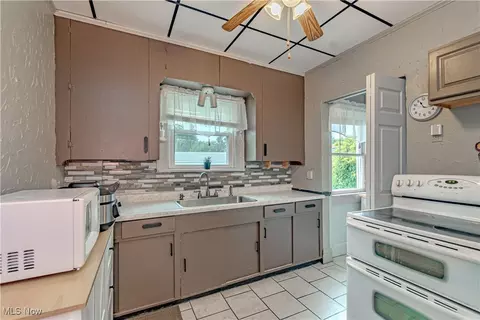 2209 Maple Ave NE, Canton, OH 44714 photo 13