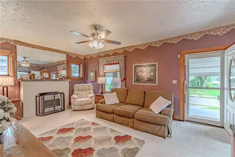 2209 Maple Ave NE, Canton, OH 44714 photo 6