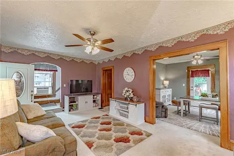 2209 Maple Ave NE, Canton, OH 44714 photo 7