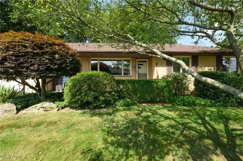 731 Hemlock St NW, Massillon, OH 44647