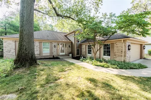2271 Augusta Ct, Westlake, OH 44145