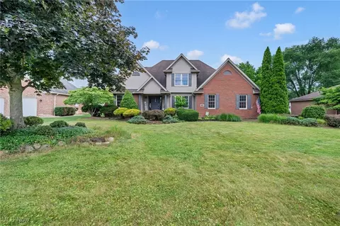 1133 S Azalea Blvd, Barberton, OH 44203