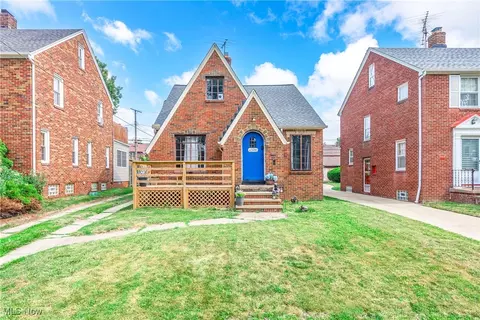 6500 Plainfield Ave, Cleveland, OH 44144