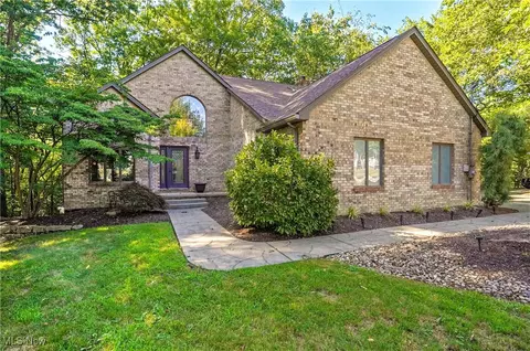 370 Wilcox Rd, Austintown, OH 44515