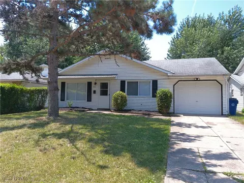 1064 E 168th St, Cleveland, OH 44110