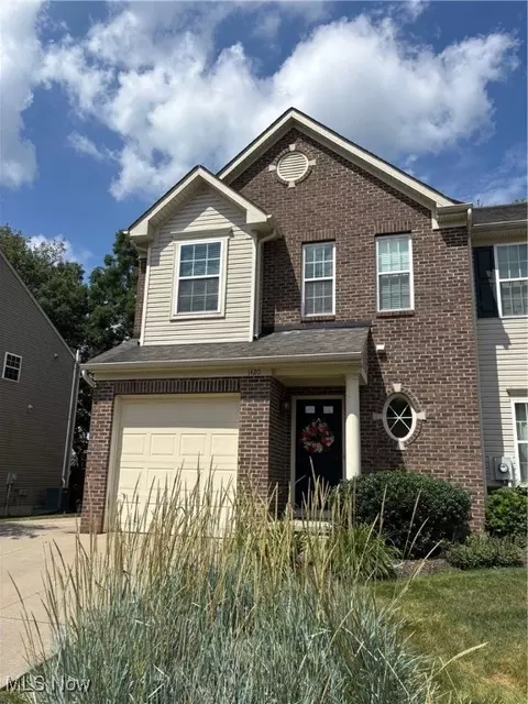 1420 Wellingshire Cir, Cuyahoga Falls, OH 44221