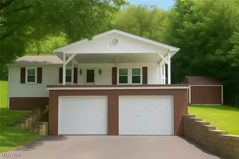20 Phaeton Ave, Chester, WV 26034