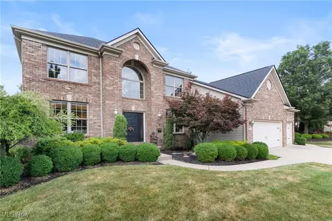 20340 E Donegal Ln, Strongsville, OH 44149