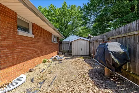 759 Valley View Dr, Brookfield, OH 44403 photo 30