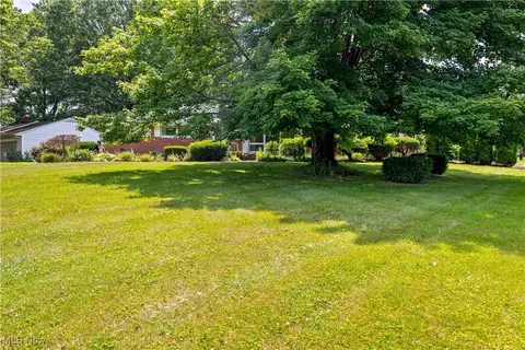 759 Valley View Dr, Brookfield, OH 44403 photo 3