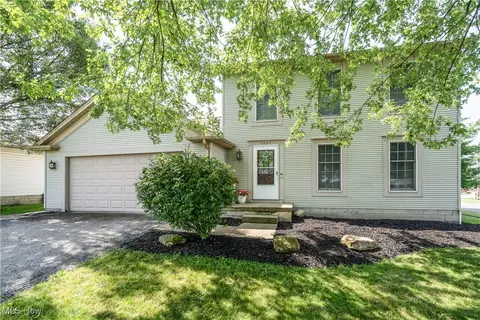5605 Madrid Dr, Youngstown, OH 44515