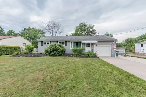 66 Ashleigh Dr, Brunswick, OH 44212