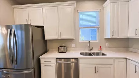Kitchen - 8099 Brookview Ln, Mentor, OH 44060 photo 2 of 2
