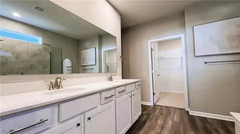 Entry Way - 8099 Brookview Ln, Mentor, OH 44060 photo 3 of 3
