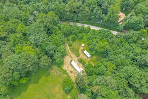 10658 Lawndell Rd SW, Navarre, OH 44662