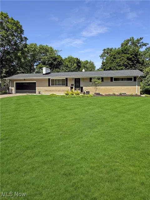 3124 Harriett Rd, Silver Lake, OH 44224