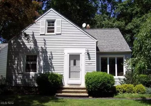 5271 Case Ave, Lyndhurst, OH 44124