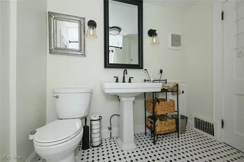 1236 Murray Ave, Akron, OH 44310 photo 15